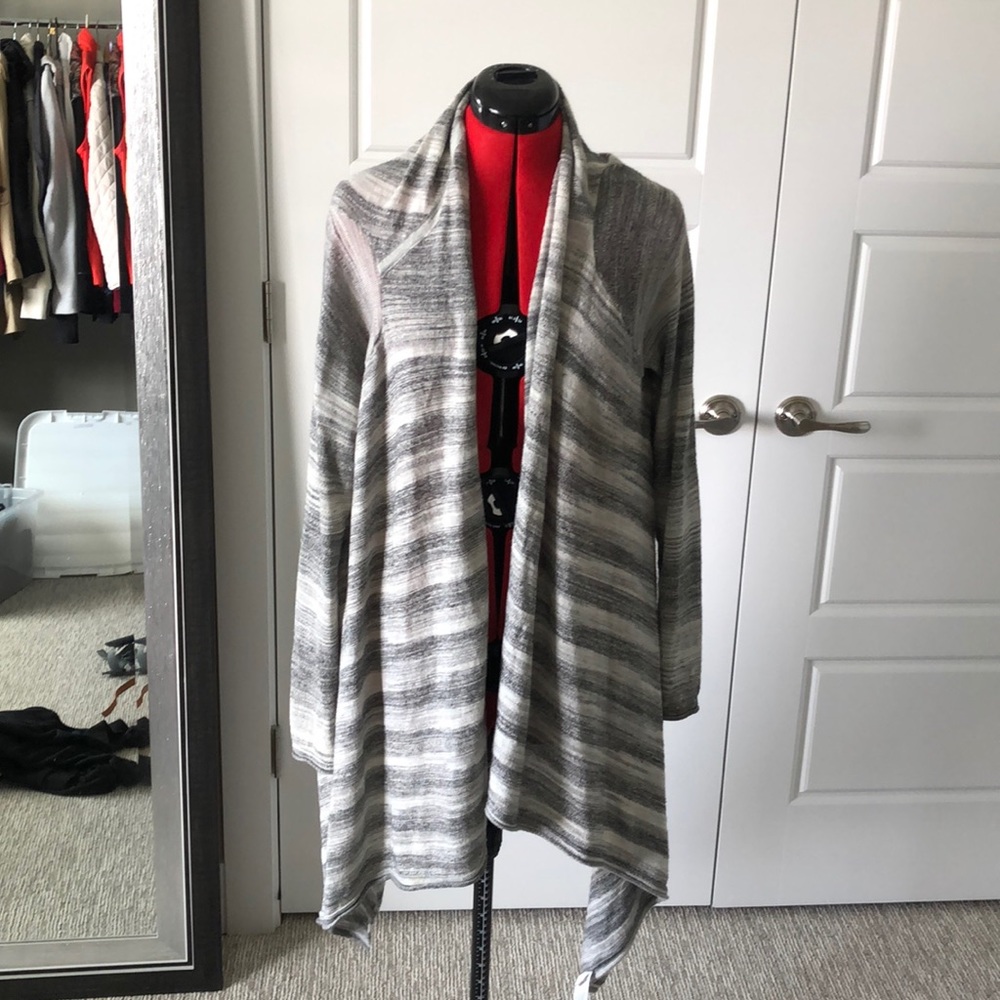 Athleta lightweight sweater